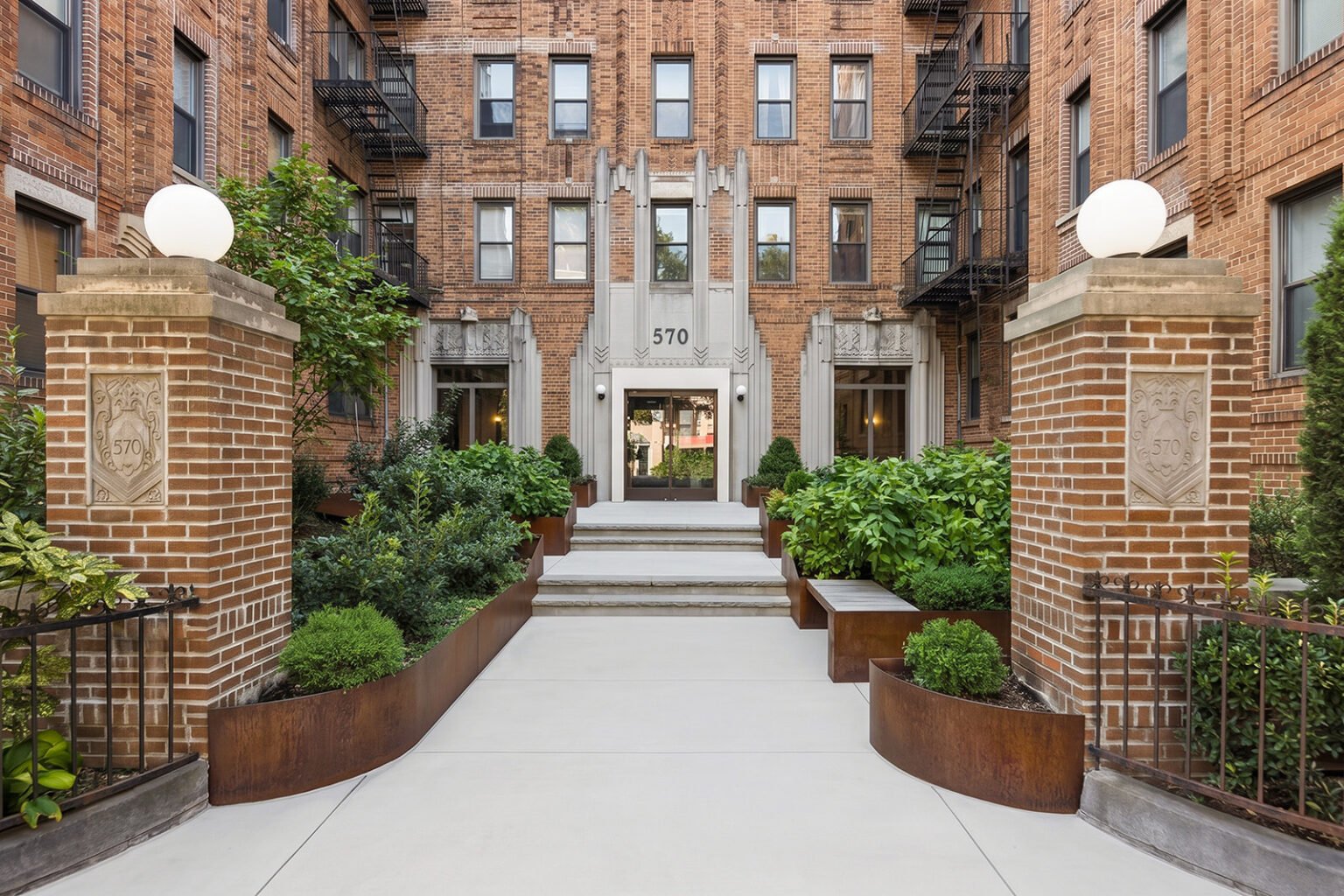 Ditmas Park co-op for sale, pre-war co-op Brooklyn, Art Deco co-op, one-bedroom with home office, in-unit washer, pet-friendly co-op, doorman building, Newkirk Plaza B/Q
